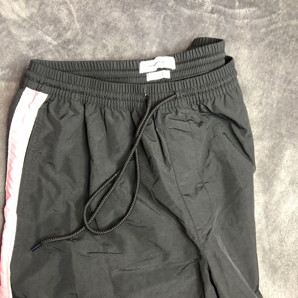 clothes - Picture 9 of 16